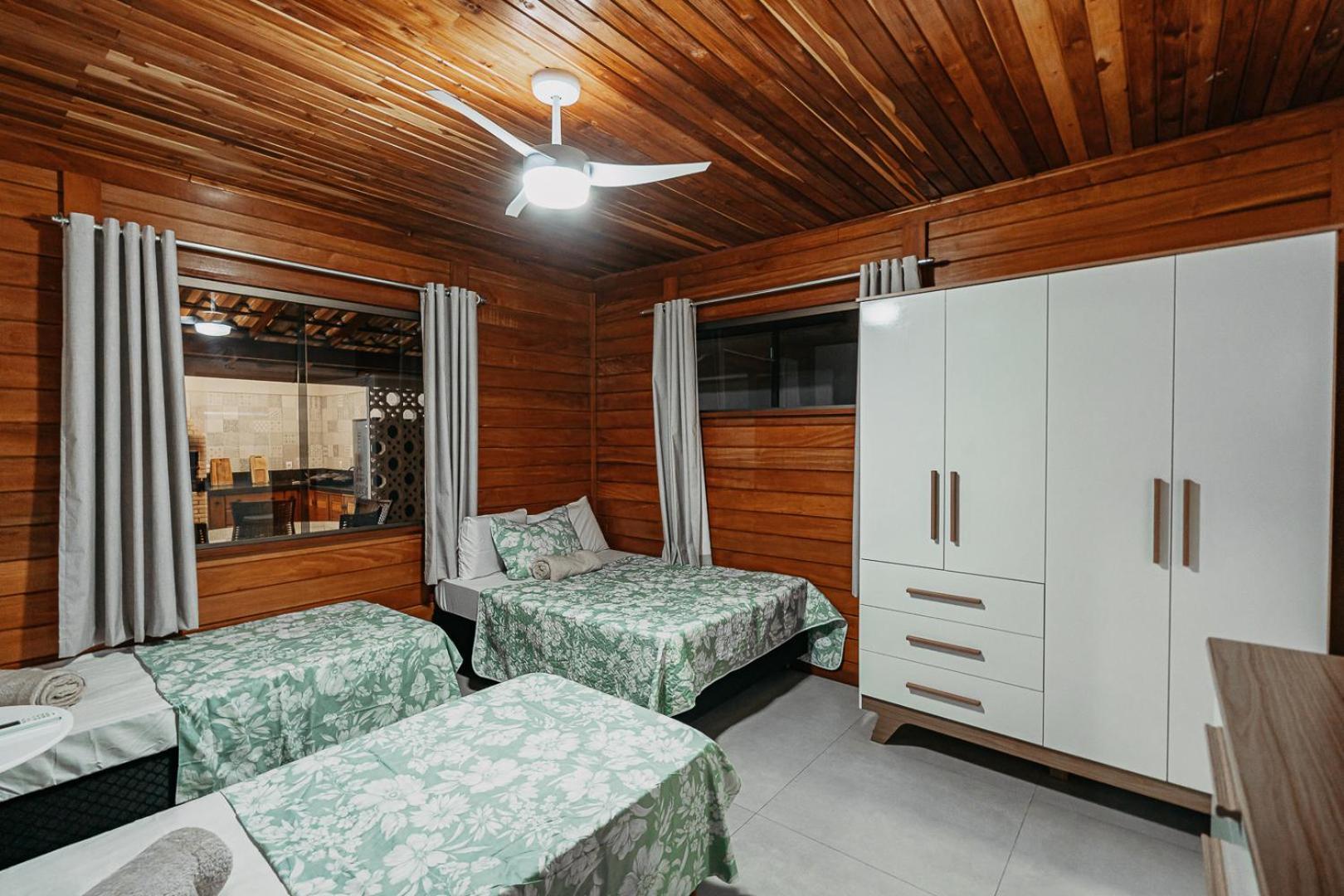 Casadecastelhanos, Quadra Do Mar De Castelhanos, 4 Suites Com Ar, Churrasqueira, Piscina, Hidromassagem, Cozinha Integrada Gourmet Ideal Para Familia E Amigos Anchieta  Bagian luar foto