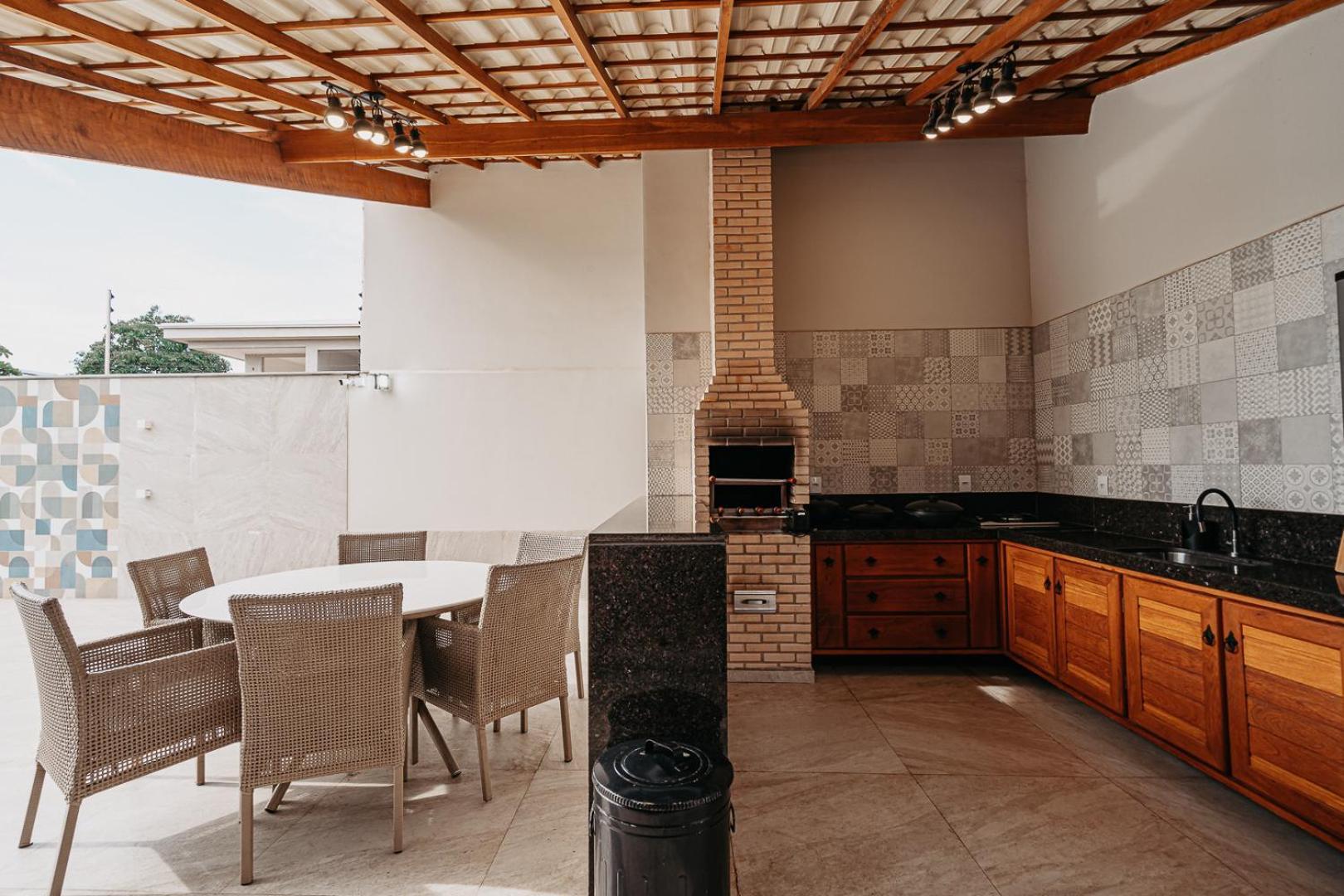 Casadecastelhanos, Quadra Do Mar De Castelhanos, 4 Suites Com Ar, Churrasqueira, Piscina, Hidromassagem, Cozinha Integrada Gourmet Ideal Para Familia E Amigos Anchieta  Bagian luar foto