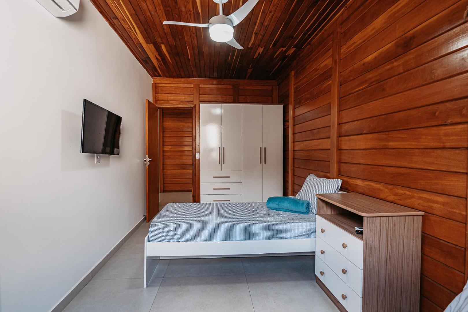 Casadecastelhanos, Quadra Do Mar De Castelhanos, 4 Suites Com Ar, Churrasqueira, Piscina, Hidromassagem, Cozinha Integrada Gourmet Ideal Para Familia E Amigos Anchieta  Bagian luar foto